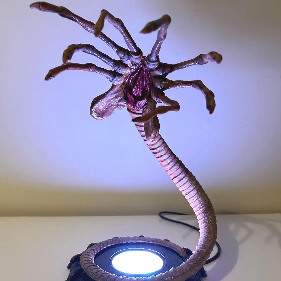 Lighting Decoration Ideas - Ночник-фонарь Alien Facehugger, мигающий декор в